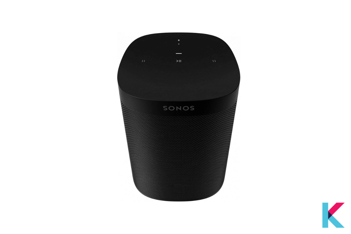 The Sonos One is compatible with both ordinary voice assistants and, in terms of volume